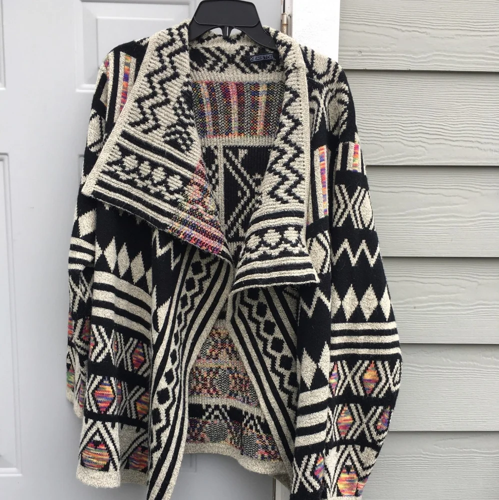 Sweater - Picture 1 of 4